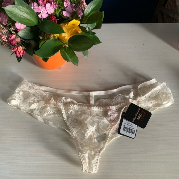 SOLD_BNWT Agent Provocateur Lacy Brief $100 size 4 - Picture 4 of 6